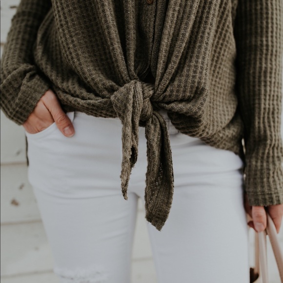 >>LAST<< Eve Button Down Thermal - Olive - Picture 4 of 5